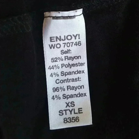 Micheal Stars Burgundy & Black Ribbed Knit Long Sleeve Cold Shoulder Shift Dress - Picture 5 of 5